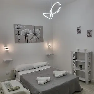https://la-loggia-apartment.sicilyhotelsitaly.net