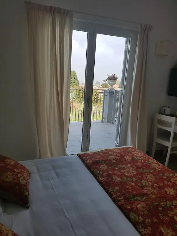 Foresteria Villa Margherita Colico 3*,